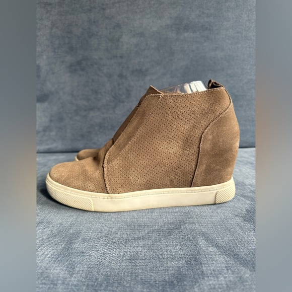 Steve Madden Womens Brown Suede Hidden Wedge Side Zip Sneakers SZ 9 Pull On - Picture 4 of 9